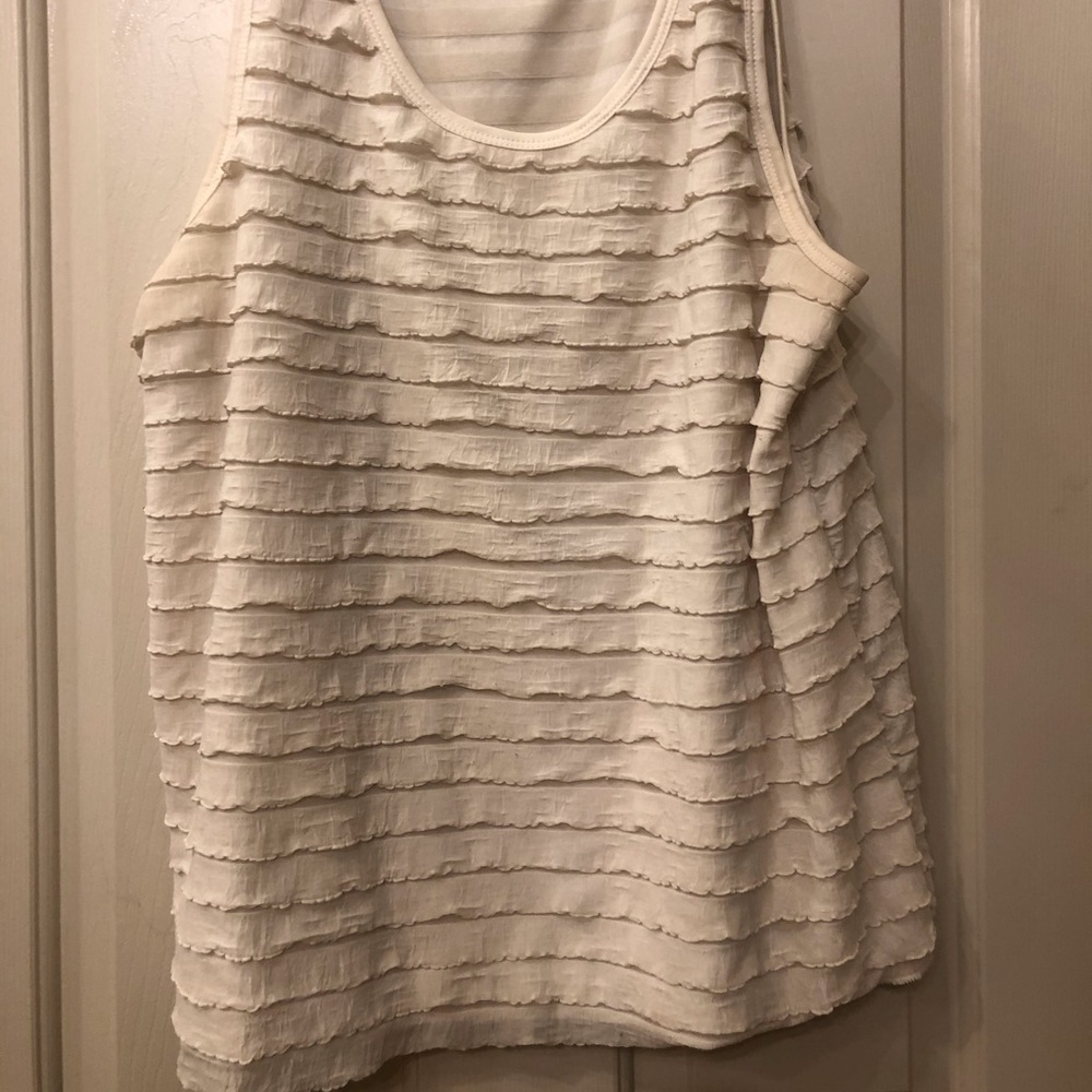Off white, ruffled tank